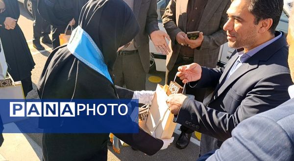 بازدید مدیرکل امور شاهد وزارت آموزش و پرورش از دبیرستان شاهد زینبه