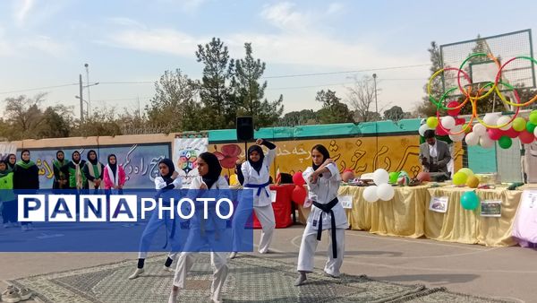 المپیاد ورزشی درون مدرسه‌ای در دبیرستان عطیه