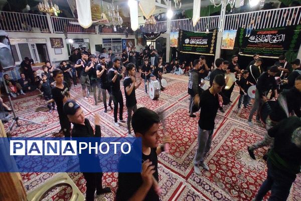 مراسم عزاداری آقا ابا عبدالله الحسین (ع) در شب عاشورا حسینی در شهر بار 