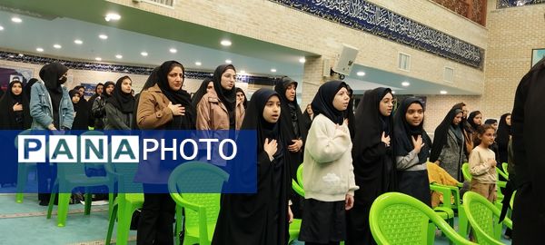 تقدیر از دانش‌آموزان برگزیده ناحیه چهار قم در جشنواره «فردا»