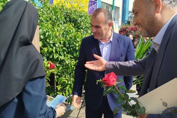 نواخته شدن زنگ سپاس معلم در ساری
