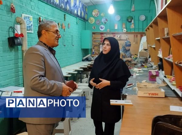 بازدید معاون آموزش متوسطه استان از دبیرستان شاهد تکتم ناحیه ۳ مشهد