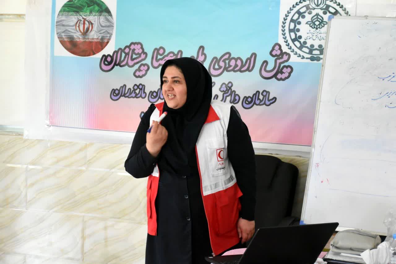 پیش‌اردوی ملی تشکیلات پیشتازان دختر در مازندران 