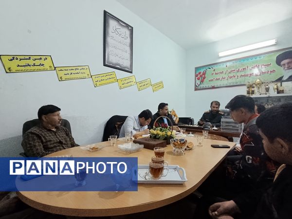 جلسه فرمانده واحدهای بسیج دانش‌آموزی در شهرستان خلیل آباد 
