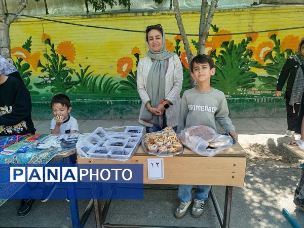 برگزاری بازارچه درون مدرسه‌ای در دبستان مبین شیروان