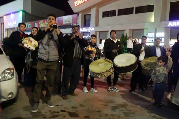 آیین استقبال باشکوه از آتوسا گلشاد نژاد، قهرمان طلای کاراته ایران در کرمانشاه