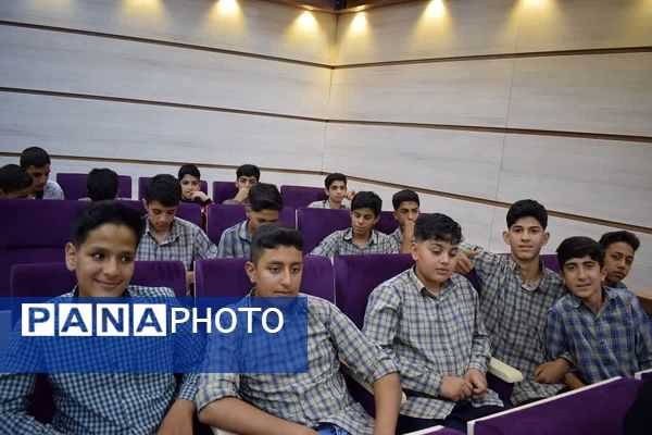 جشن تکلیف 86 دانش‌آموز دبیرستان علوی بهاباد