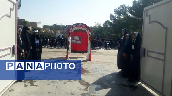 هفته پدافند غیر عامل در دبیرستان دخترانه حضرت زینب (س)کاشمر