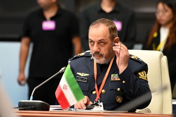 روایت رسانه‌ چینی درباره بازدید وزیر دفاع ایران از ناوشکن پیشرفته «کایفنگ»