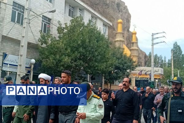 برگزاری مراسم پیاده‌روی جاماندگان اربعین درشهرستان فیروزکوه