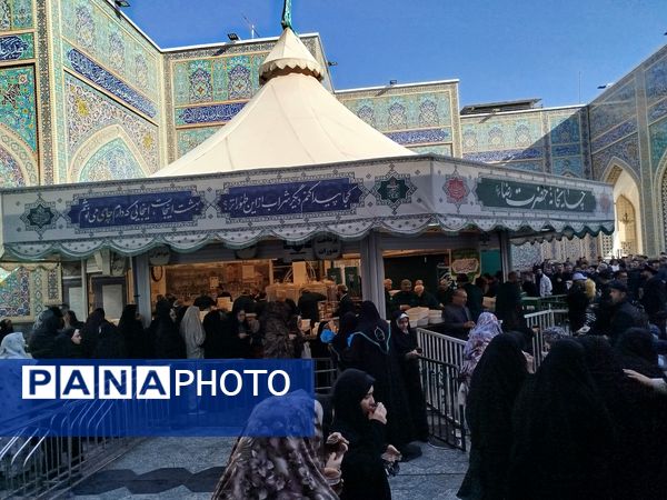 چراغانی دل‌ها در جوار بارگاه رضوی به مناسبت میلاد مولای متقیان  