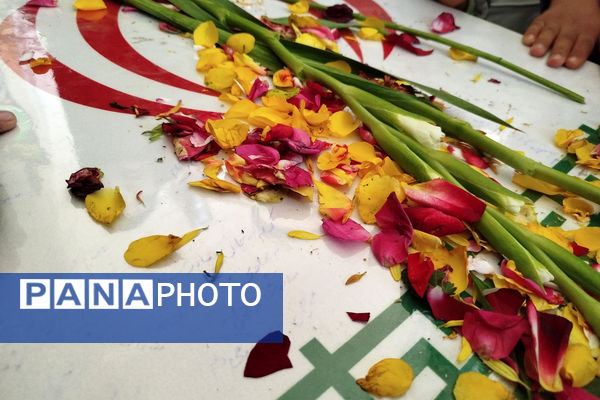 وداع مردم شهر بهمن با شهید گمنام