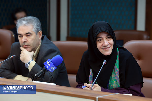 نشست خبری وزیر میراث فرهنگی، گردشگری و صنایع دستی و معاونان وزارتخانه با اصحاب رسانه