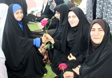 معلم؛ نوری که خاموش نمی‌شود