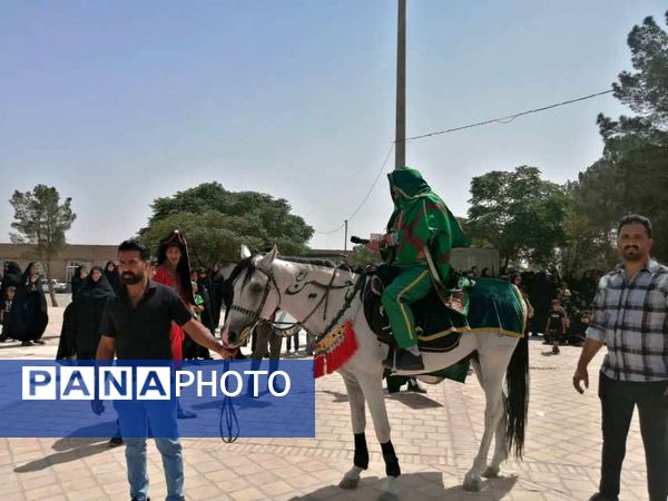 تعزیه‌خوانی اباعبدالله الحسین در روز عاشورای حسینی در روستای نقاب