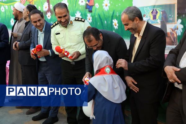 برگزاری مشترک جشن عاطفه‌ها در همدان با مشارکت کمیته امداد و سازمان دانش‌آموزی