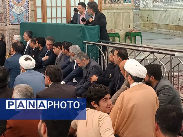 زیارت دسته جمعی معلمان در حریم قدس رضوی 