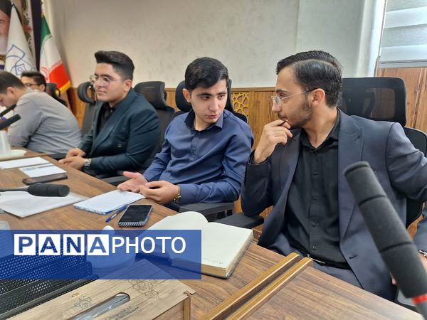  حضور پررنگ دانش‌آموزان شیرازی در پارلمان نوجوانان کشور