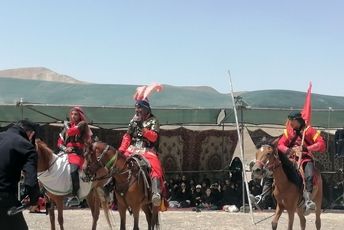 مراسم تعزیه خوانی در روز اربعین حسینی در شهر بار