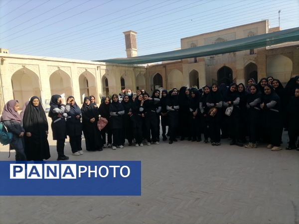 اردوی یزدگردی دانش‌آموزان پایه نهم دبیرستان فاطمه‌الزهرا (س)