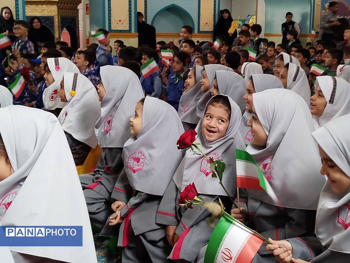 شادی و رنگ در جشن شکوفه‌ها در حرم امام رضا (ع)