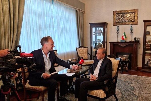 سفیر ایران: هلند باید به‌عنوان میزبان دادگاه‌های بین‌المللی، حملات اسرائیل را محکوم می‌کرد
