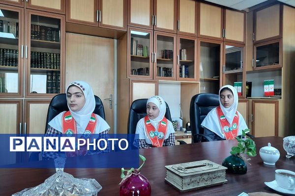 دیدار دانش آموزان پیشتاز پاکدشت با مدیرکل آموزش و پرورش شهرستانهای تهران