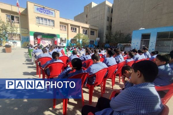جشن عاطفه ها در مدرسه پسرانه فرنو،روزی پر از مهربانی و همدلی