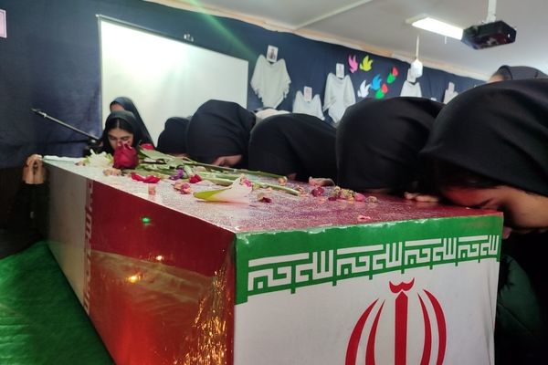 بازگشت قهرمان خاموش؛ شهر در آغوش شهید گمنام