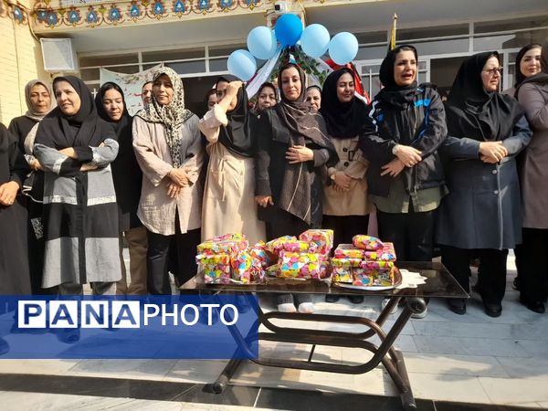 اجتماع مادران و دختران در ورزش صبحگاهی دبیرستان شاهد هاجر