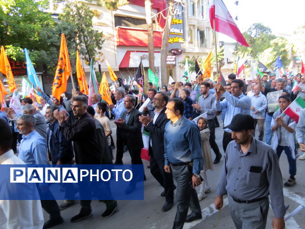 بازدید مدیرکل آموزش پرورش استان خراسان شمالی از غرفه‌های غدیرخم در بجنورد
