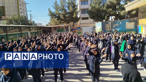 مسابقات ورزشی به مناسبت هفته بهداشت و روان در دبیرستان پیرایش یک