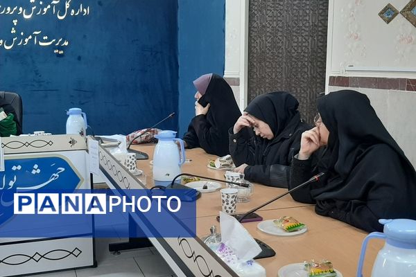 کارگاه تحکیم بنیان خانواده با محوریت مهارت‌های ارتباطی والدین با فرزندان و مهارت‌های ارتباط موثر