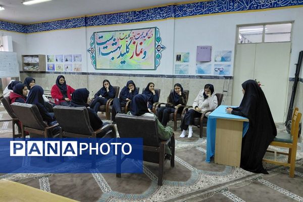 فیروزکوه؛ میزبان نماز جماعت و گفتمان‌های دینی در محیط مدرسه