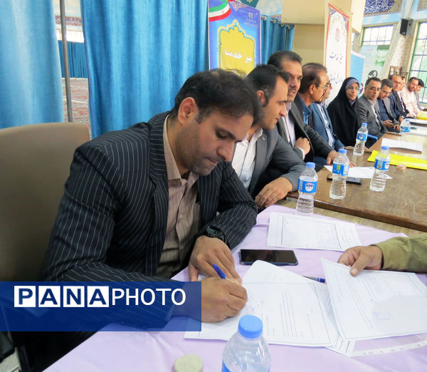 برپایی میز خدمت آموزش و پرورش خراسان شمالی