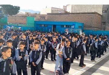 آغازی جدید با طنین زنگ مدرسه شاهد پسرانه خرم آباد 