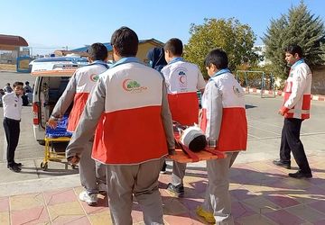 نمایش وآموزش، آماده‌سازی و ایمنی:  بزرگترین مانور ویژه هفته پدافند غیرعامل در مدرسه شهید مفتح شهرستان سلسله