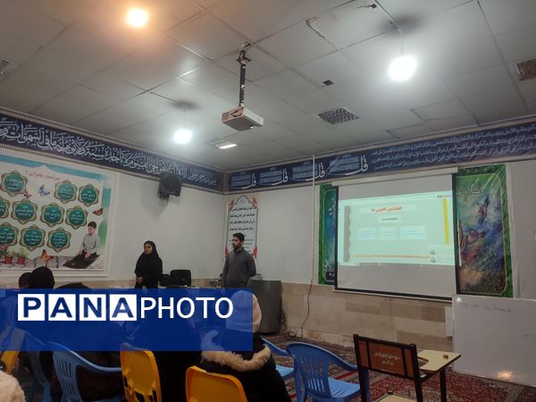 جلسات هم‌اندیشی دانش‌آموزان کانونی دردبیرستان امام خمینی کاشمر