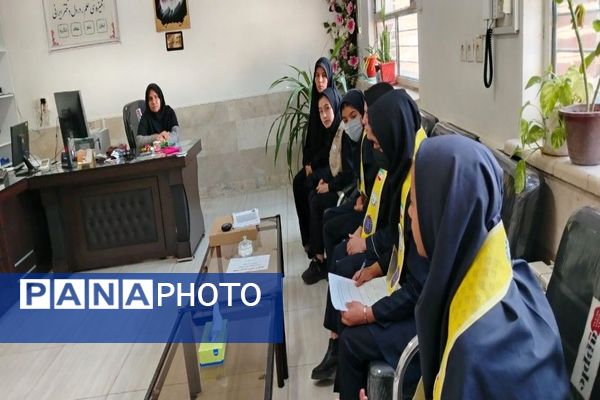 اولین جلسه شورای دانش آموزی در دبیرستان شهید مجید دهنوی  نیشابور