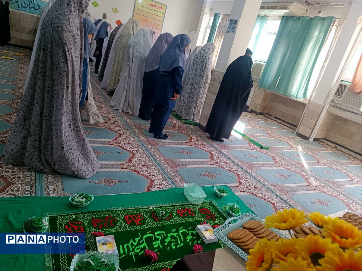 اجلاسیه نماز در آموزشگاه متوسطه اول دخترانه 15خرداد سرخس