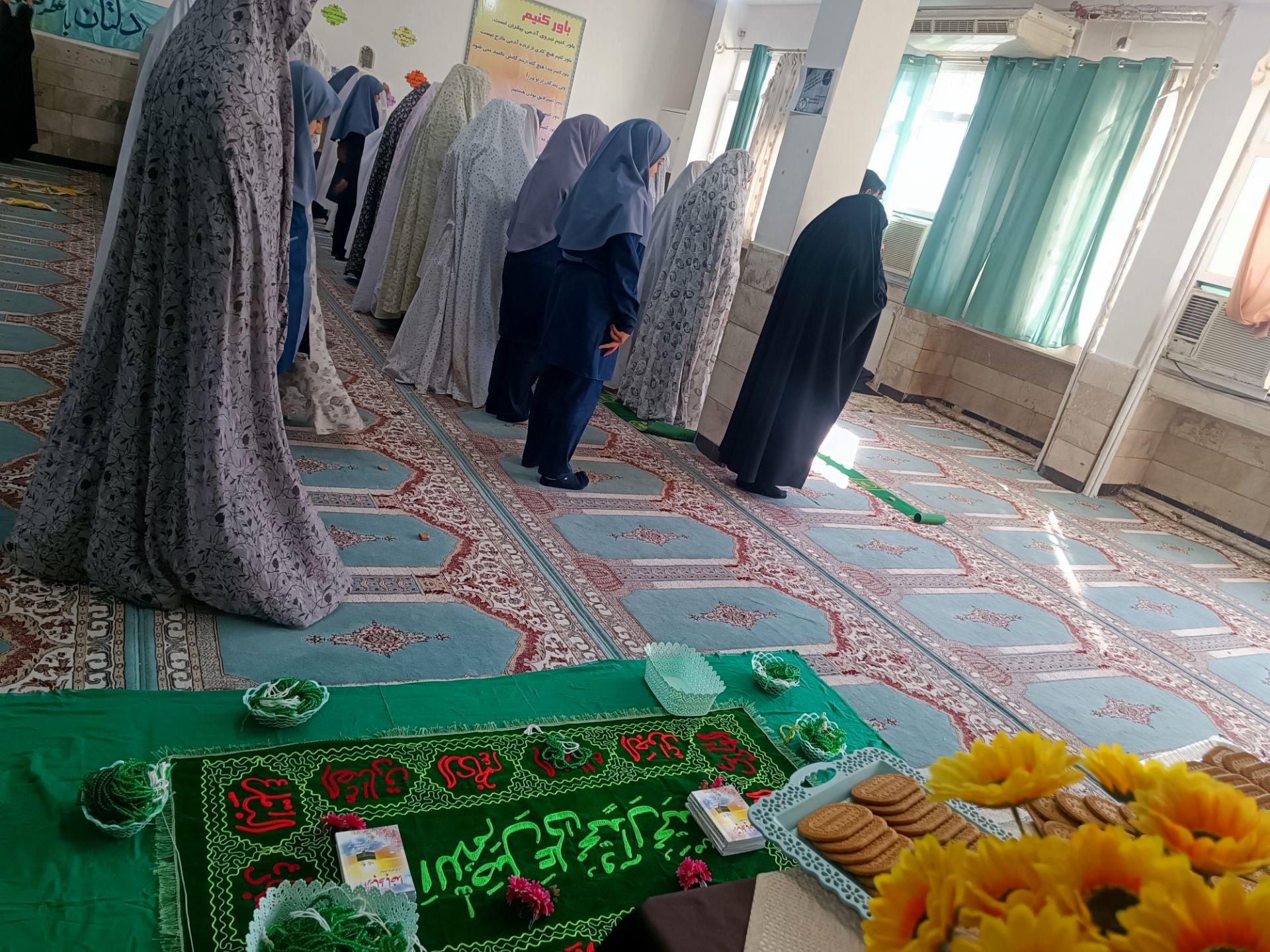 اجلاسیه نماز در آموزشگاه متوسطه اول دخترانه 15خرداد سرخس