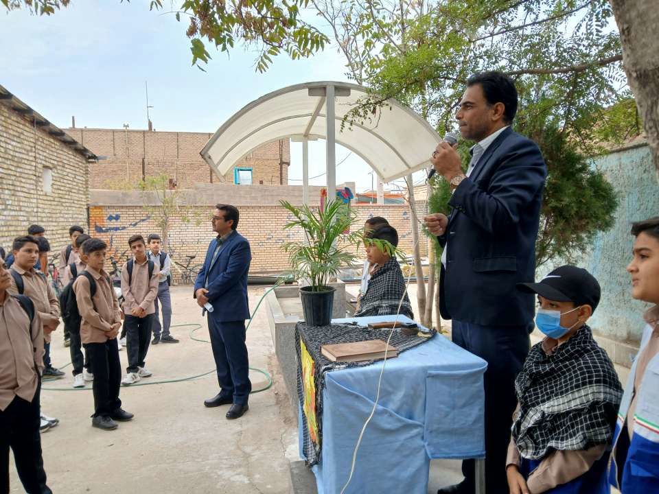 آغاز سال تحصیلی جدید در دبیرستان امید