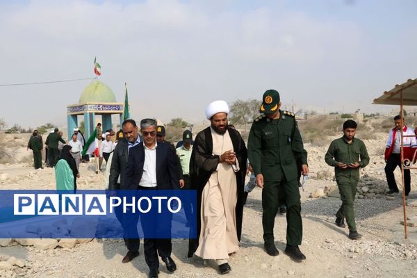 تجدید میثاق با شهدا و آرمانهای انقلاب در آغاز هفته دفاع مقدس