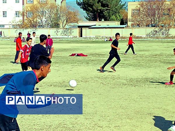 مسابقات فینال لیگ فوتبال درون مدرسه ای دبیرستان میثاق 