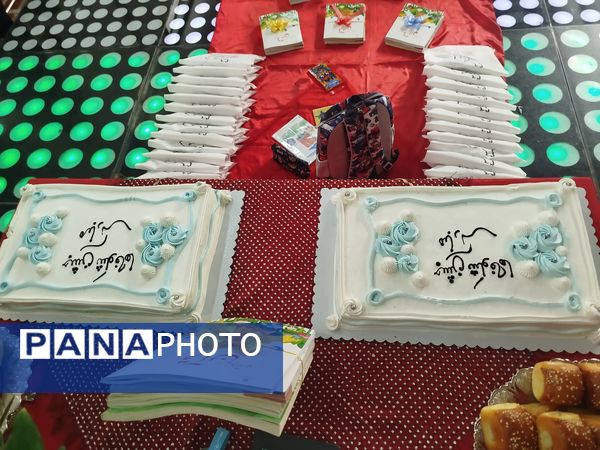 جشن شکوفه ها برای پسران کلاس اولی  دبستان شهید عجمی فدافن