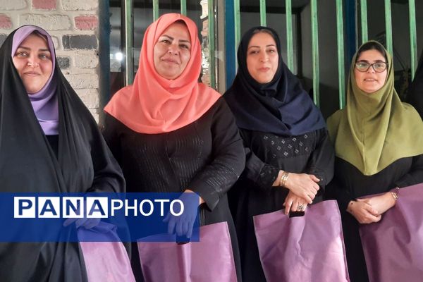 برگزاری مراسم صبحانه مادر دختری همزمان با آغاز هفته‌ پیوند اولیا و مربیان در دبستان مهندس وحید کیهانی ناحیه یک شهرری