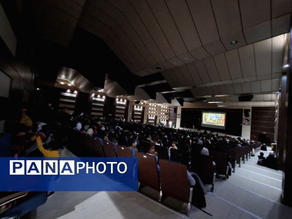 اکران فیلم سینمایی ببعی قهرمان در فرهنگسرای بعثت صفادشت