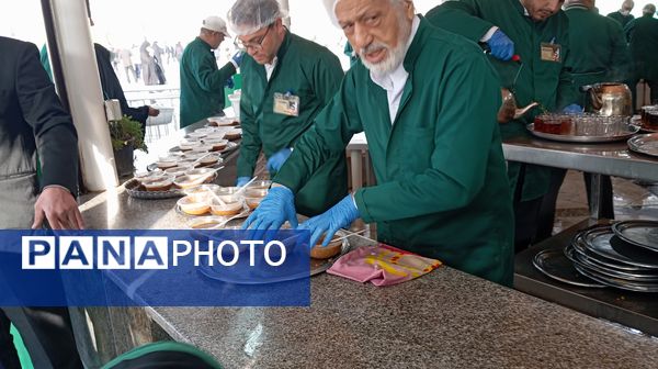 پذیرایی از زائران علی ابن موسی الرضا (ع)