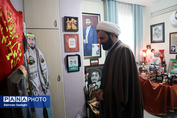 دیدار معاون پرورشی و فرهنگی وزارت آموزش و پرورش با خانواده شهید آرمان علی‌وردی