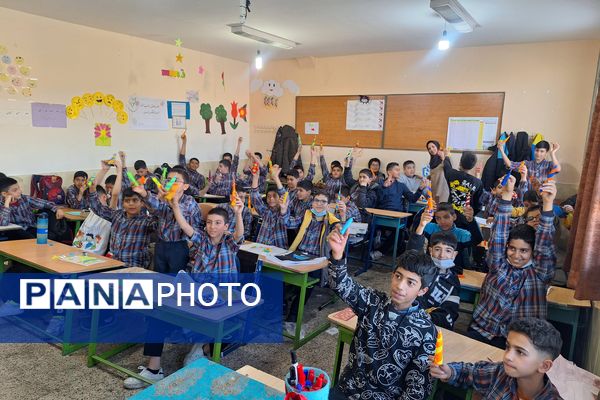 ایجاد انگیزه و خلاقیت در دانش‌آموزان با آموزش هنرهای تجسمی 